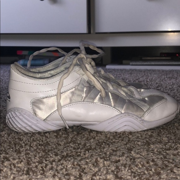 Nifinity Evolution cheer shoes 7.5 - Picture 3 of 6